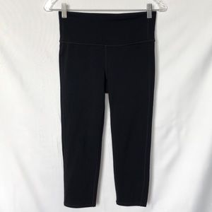 Athleta Chaturanga Capri in Black